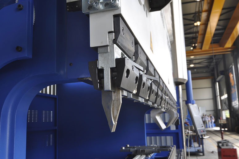 dobladora, dobladora cnc, dobladora de lamina, dobladora hidráulica